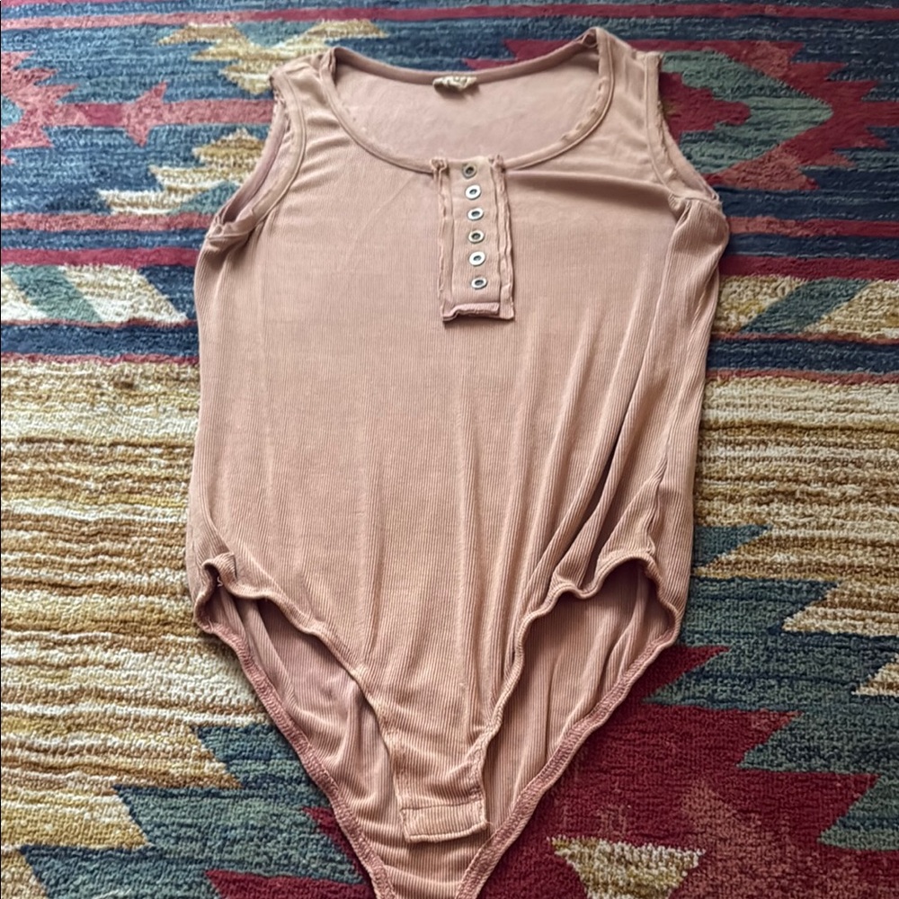 Women's Tan Sleeveless Top